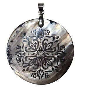 Elegant Round Mother Of Pearl Pendant Intricate Floral Design Fashion Jewelry